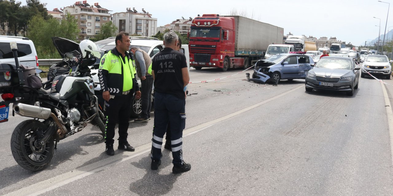 Arac N Kar T Zincirleme Kazada Ki I Yaraland