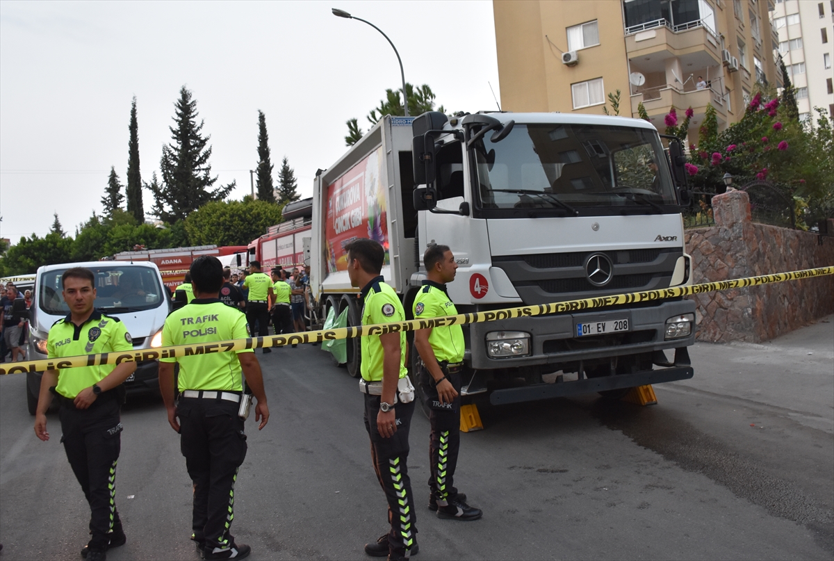 Son Dakika Adana da çöp kamyonunun altında kalan çocuk hayatını kaybetti