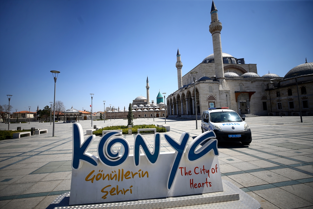 Konya'da sokağa çıkma yasağının ardından cadde ve sokaklar boş kaldı 25