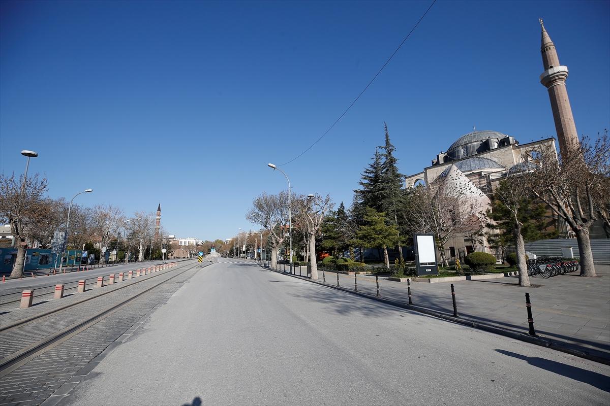 Konya'da sokağa çıkma yasağının ardından cadde ve sokaklar boş kaldı 40