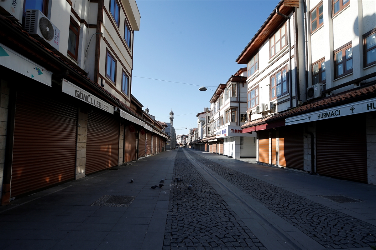 Konya'da sokağa çıkma yasağının ardından cadde ve sokaklar boş kaldı 41