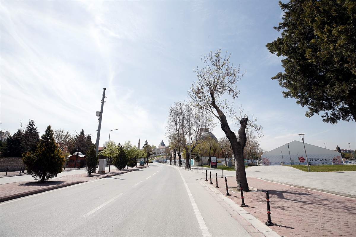 Konya'da boş kalan cadde ve sokaklardan kareler 4