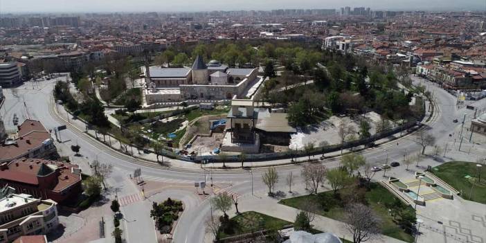 Konya'da boş kalan cadde ve sokaklardan kareler