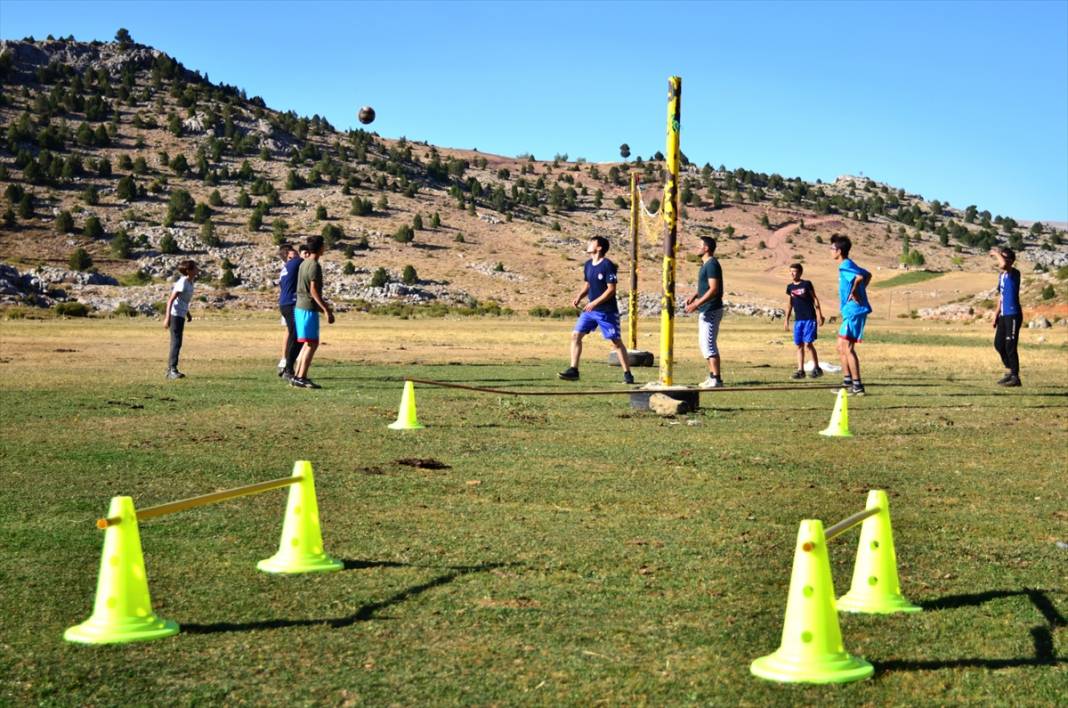 Konya'da voleybol tutkunu köyün 2. lig takımı, yeni sezona imkansızlıklarla hazırlanıyor 2