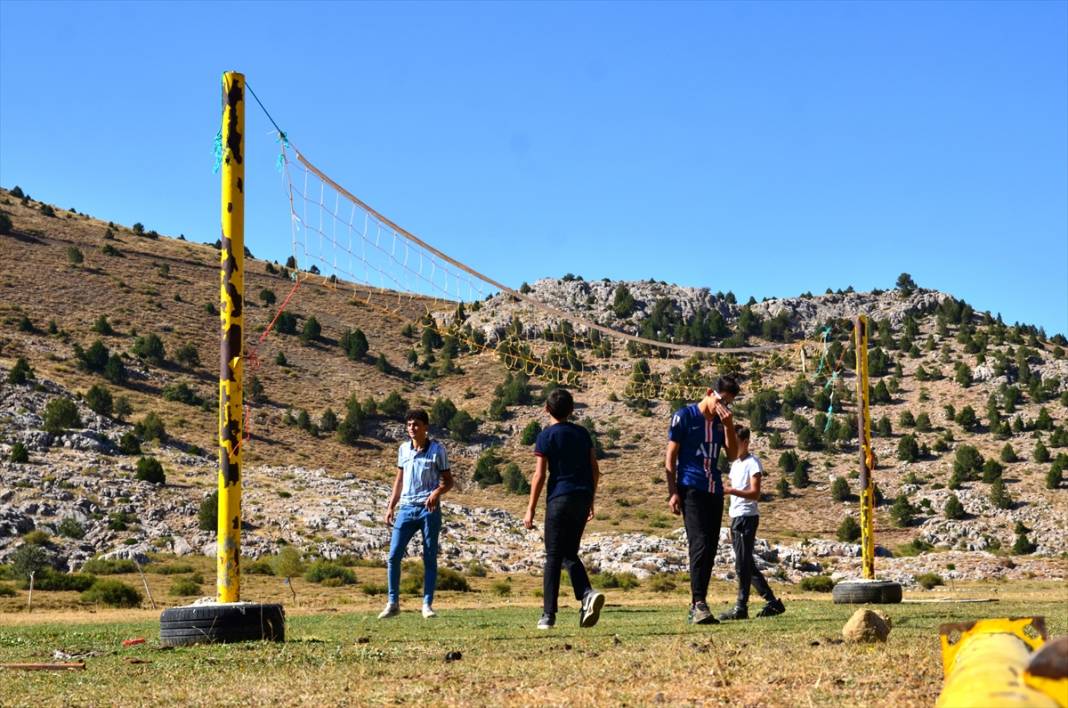 Konya'da voleybol tutkunu köyün 2. lig takımı, yeni sezona imkansızlıklarla hazırlanıyor 4