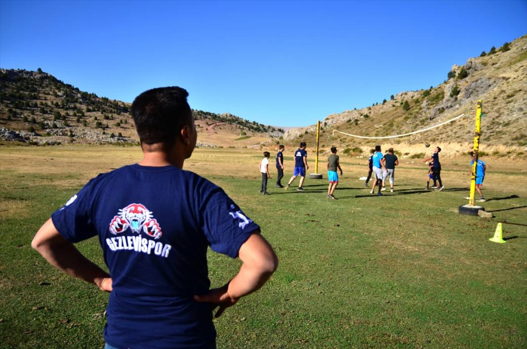 Konya'da voleybol tutkunu köyün 2. lig takımı, yeni sezona imkansızlıklarla hazırlanıyor 7