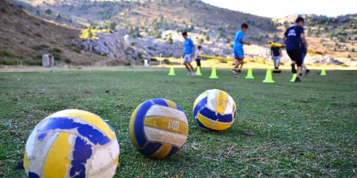 Konya'da voleybol tutkunu köyün 2. lig takımı, yeni sezona imkansızlıklarla hazırlanıyor