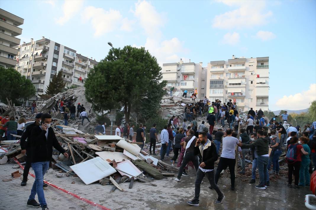 Depremin yaşandığı İzmir'den fotoğraflar 18