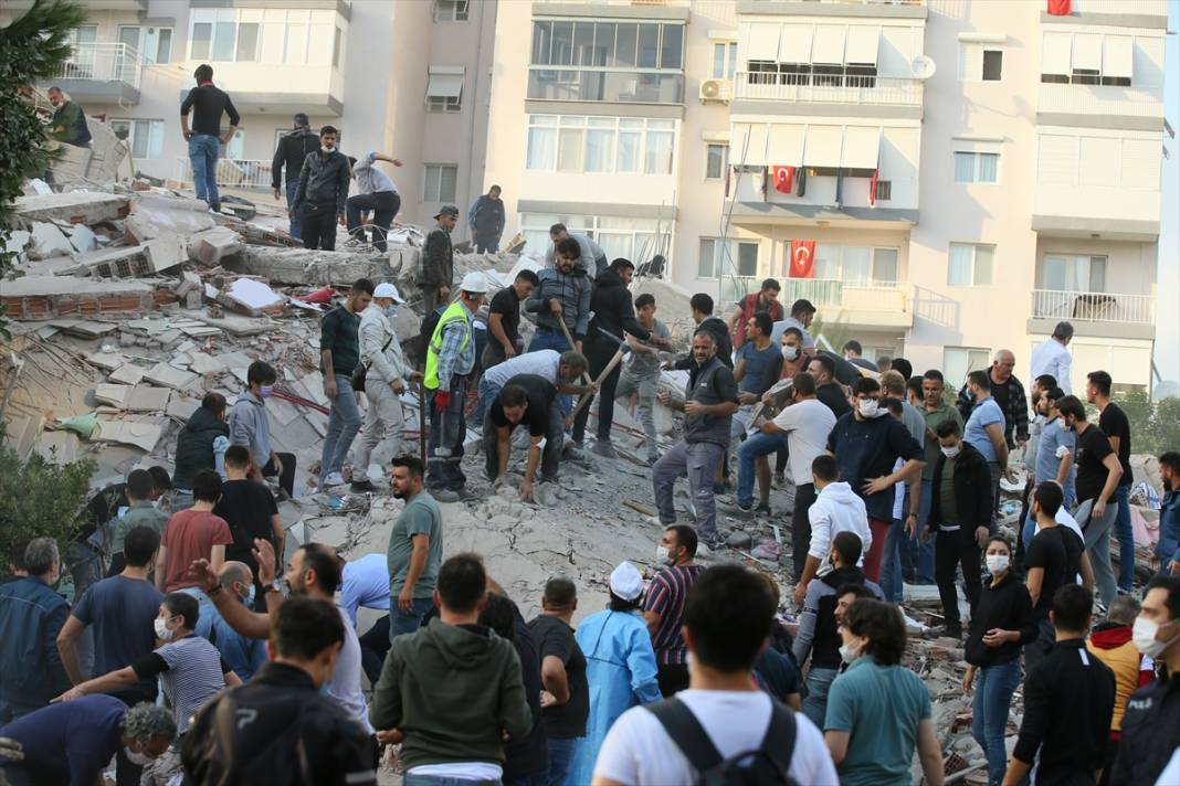 Depremin yaşandığı İzmir'den fotoğraflar 20