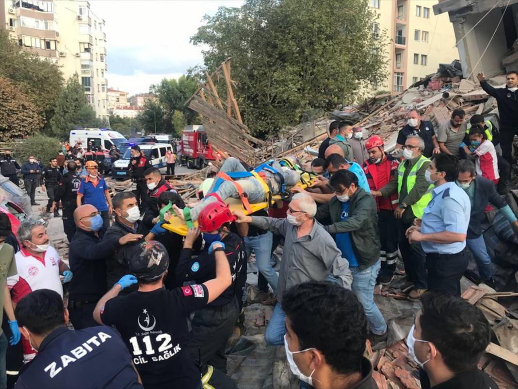 Depremin yaşandığı İzmir'den fotoğraflar 27