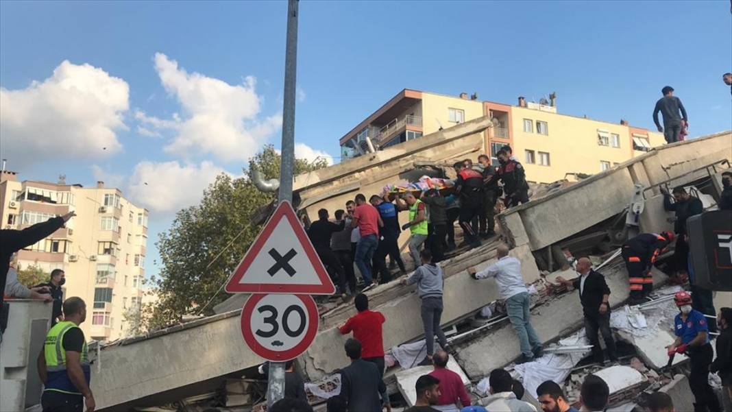 Depremin yaşandığı İzmir'den fotoğraflar 30