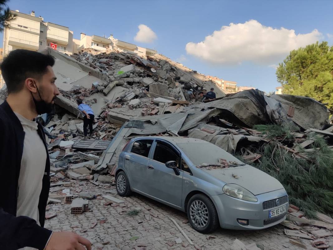 Depremin yaşandığı İzmir'den fotoğraflar 37