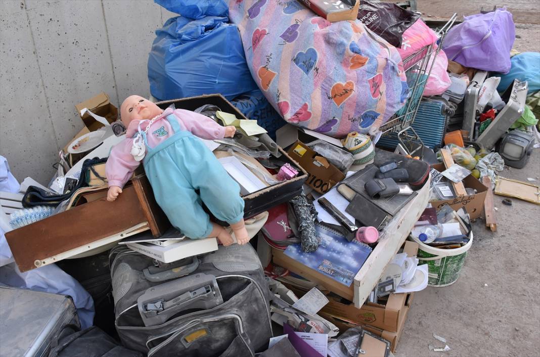 Depremde çöken Doğanlar Apartmanı'ndan geriye hüzün dolu anılar kaldı 7