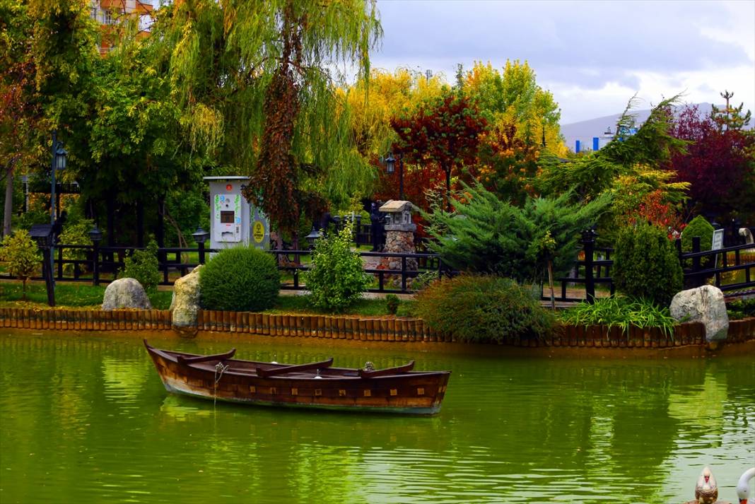 Konya'daki Kuğulu ve Japon Parkı hazan renklerine büründü 7
