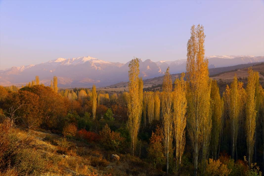 Konya'da sonbahar renkleri ve karlı dağlar büyüleyici manzaralar oluşturdu 2