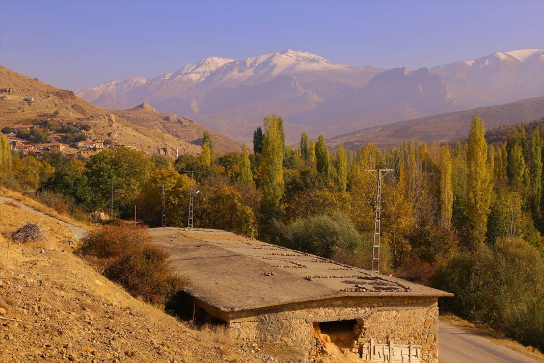 Konya'da sonbahar renkleri ve karlı dağlar büyüleyici manzaralar oluşturdu 4