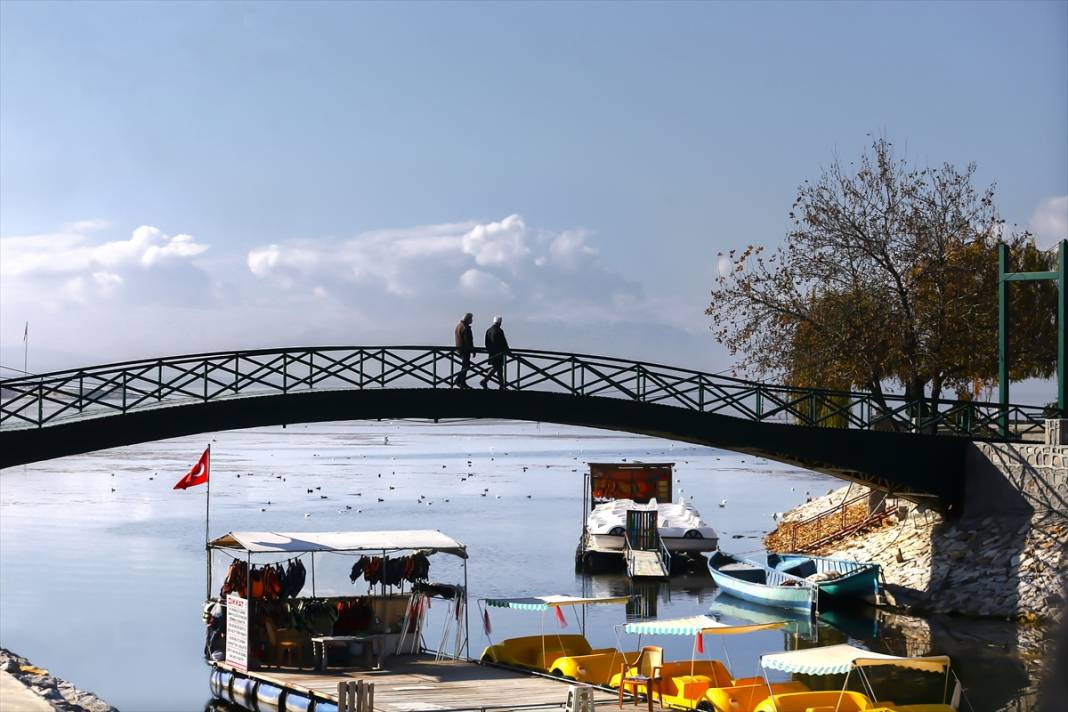 Anamas Dağı'nın yükseklerinde kar, eteklerinde sonbahar havası var 11