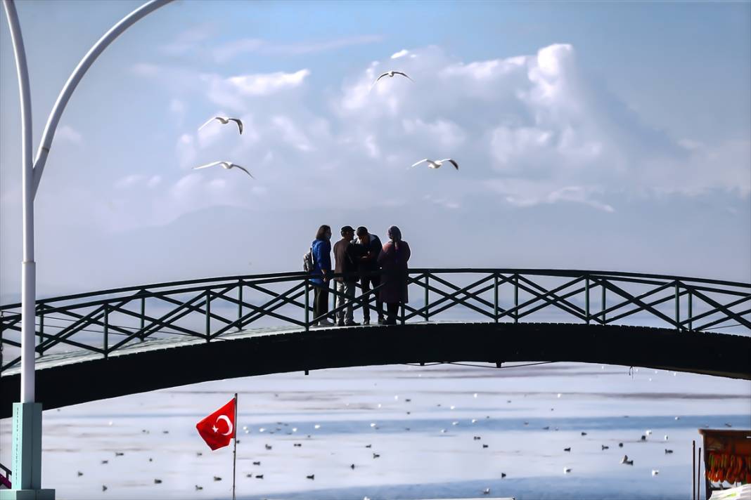 Anamas Dağı'nın yükseklerinde kar, eteklerinde sonbahar havası var 9