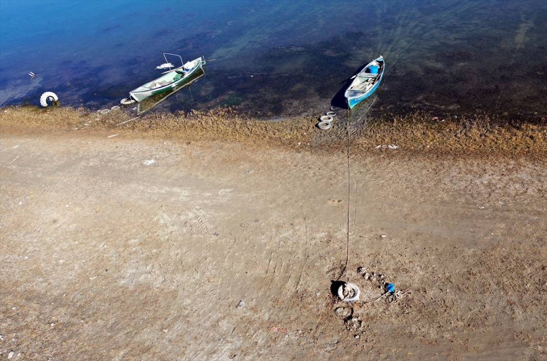Kuraklık Konya'daki gölü bu hale getirdi 13