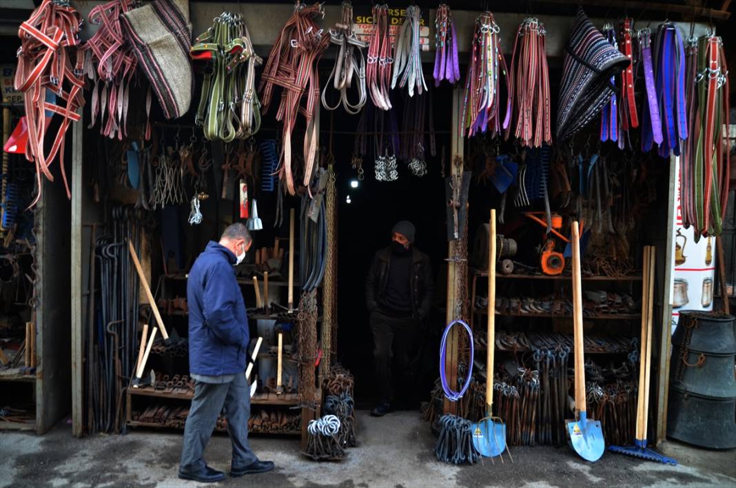 Konya'da tarihi han kaybolmaya yüz tutan mesleklere "yuva" oldu 9