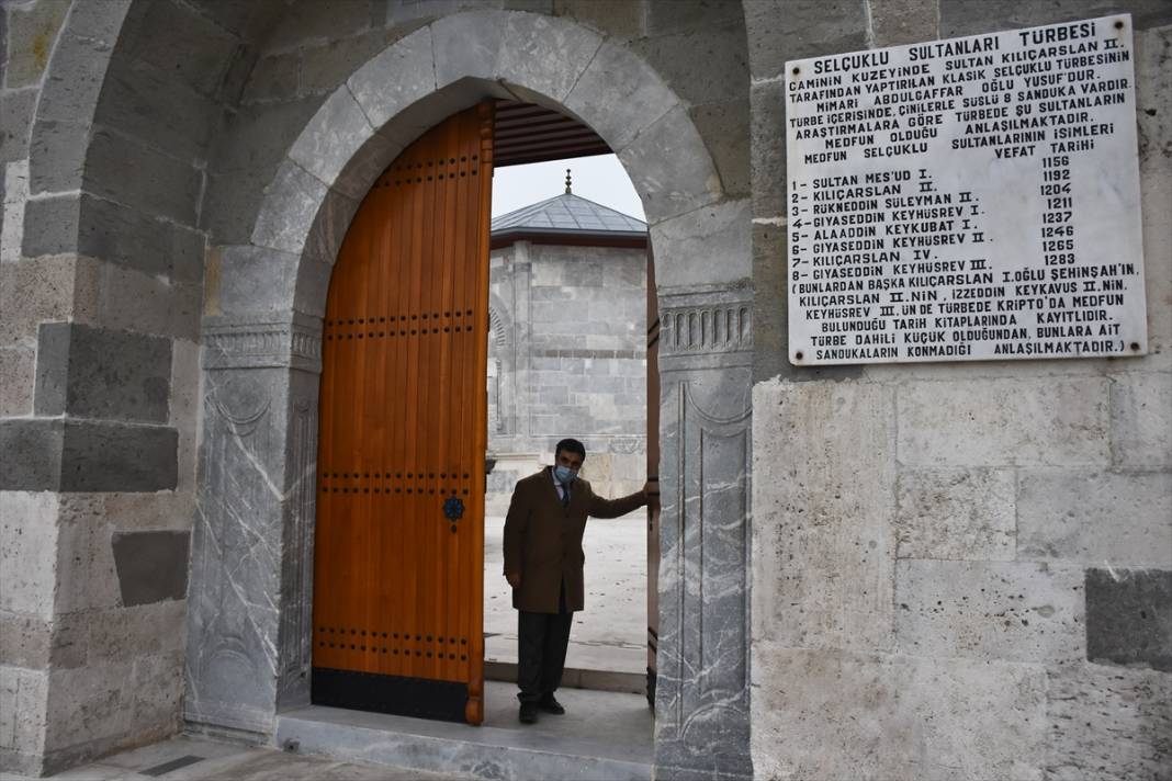 Konya'daki Anadolu Selçuklu sultanlarının sandukaları restore ediliyor 9