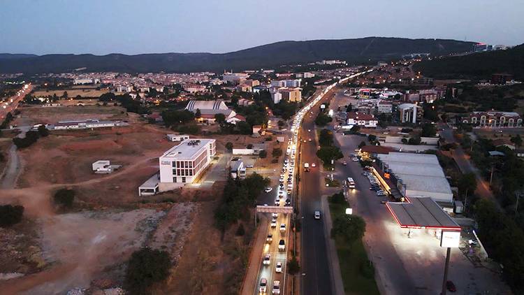 Yollarda bayram tatili dönüşü hareketliliği sürüyor 4