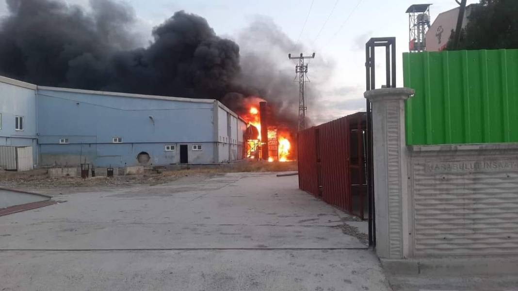 Konya’da fabrika yangını 1