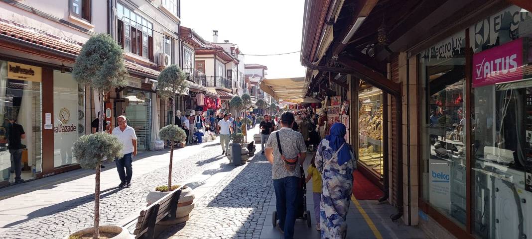 Meteoroloji Konya’ya serinleten haberi verdi: Şemsiyeleri hazırlayın 5