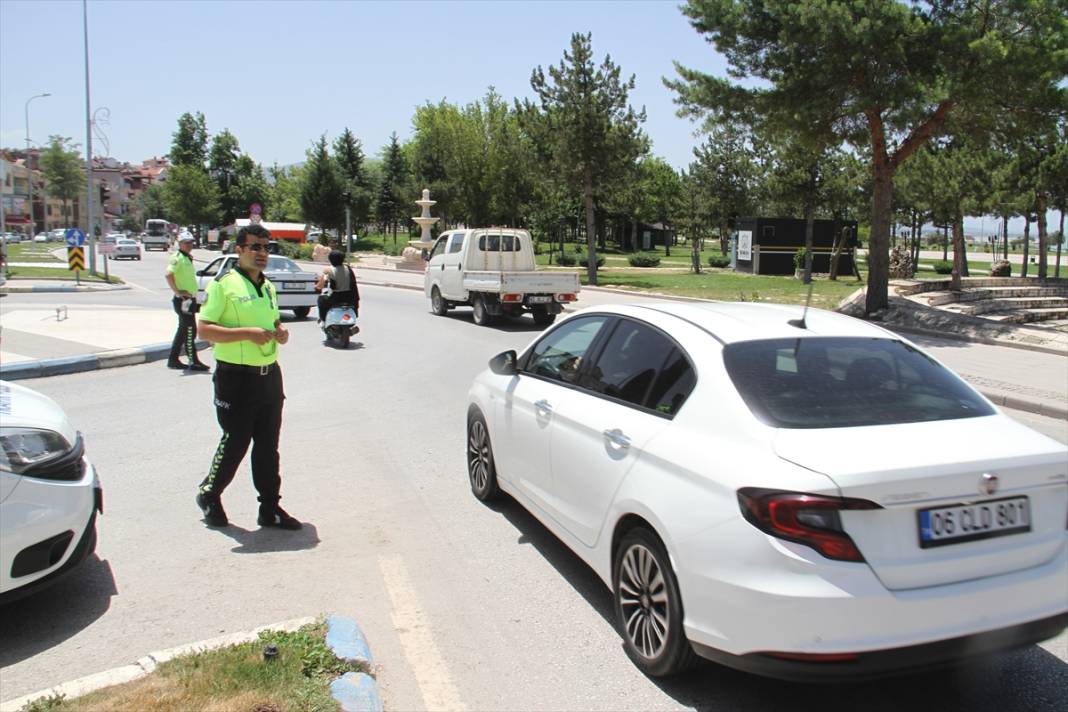 Tatilciler Konya’yı Akdeniz’e bağlayan Demirkapı Tünelini çok sevdi 5