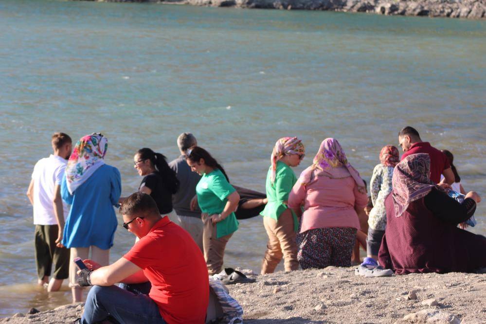 Konya’da bayramda sıcaktan bunalan bu göle koştu 5