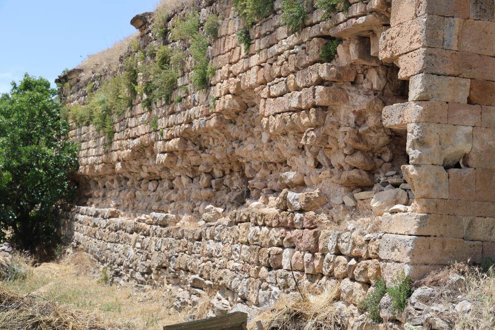 Selçuklu döneminin 750 yıllık kervansarayı ilgi bekliyor 12