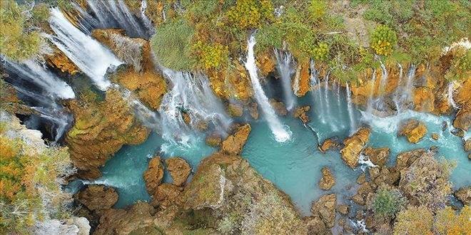 Yerköprü Şelalesi, Konya’da sıcaktan bunalanların mekanı oldu 16