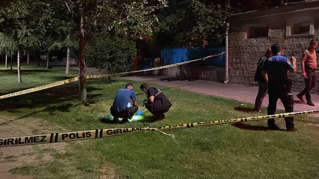 Parkta bıçaklı kavga çıktı, 2 çocuk yaralandı 2