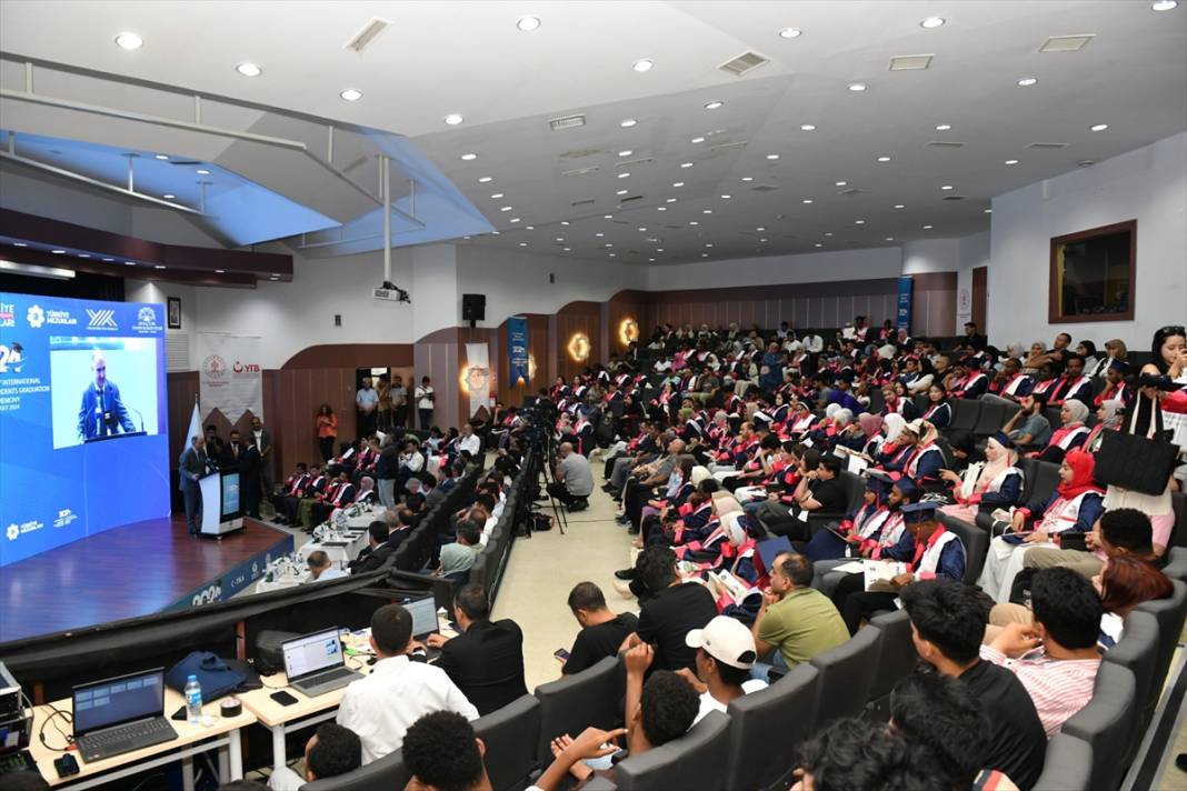 Yabancı öğrenciler Konya’da düzenlenen törenle mezun oldu 2