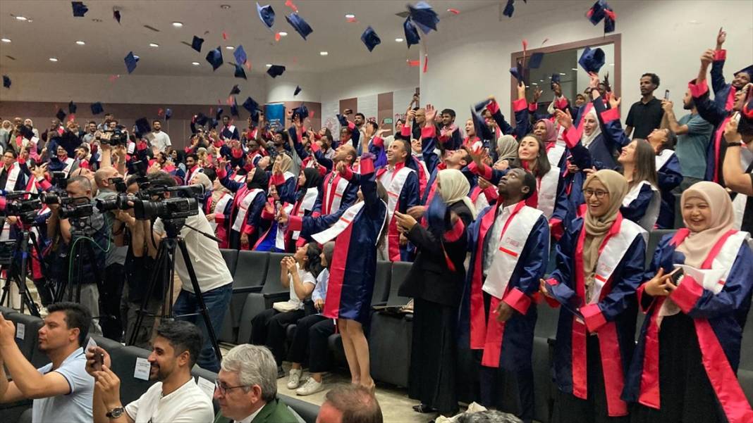 Yabancı öğrenciler Konya’da düzenlenen törenle mezun oldu 4