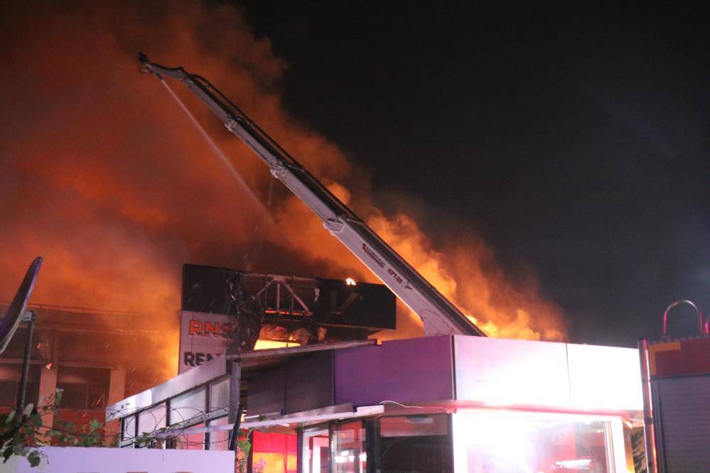 Sakarya'da fabrika yangını! Alevler geceyi aydınlattı 10