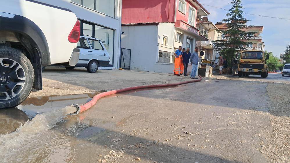 Karaman’ı sel aldı, 2 kişi canını zor kurtardı 8