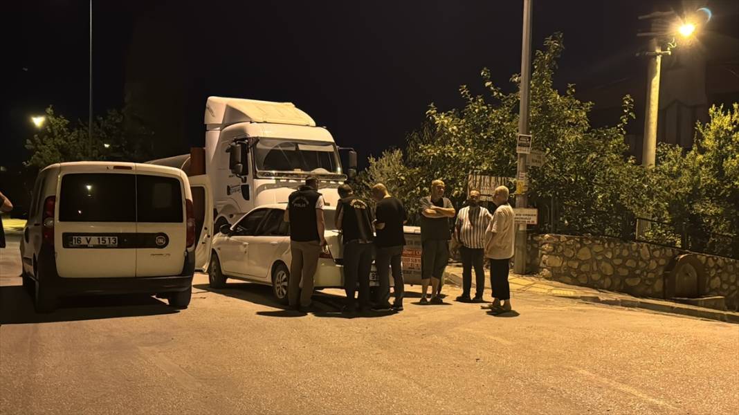 Polisi arayıp babasını ihbar etti, adrese giden ekipler gözlerine inanamadı 10