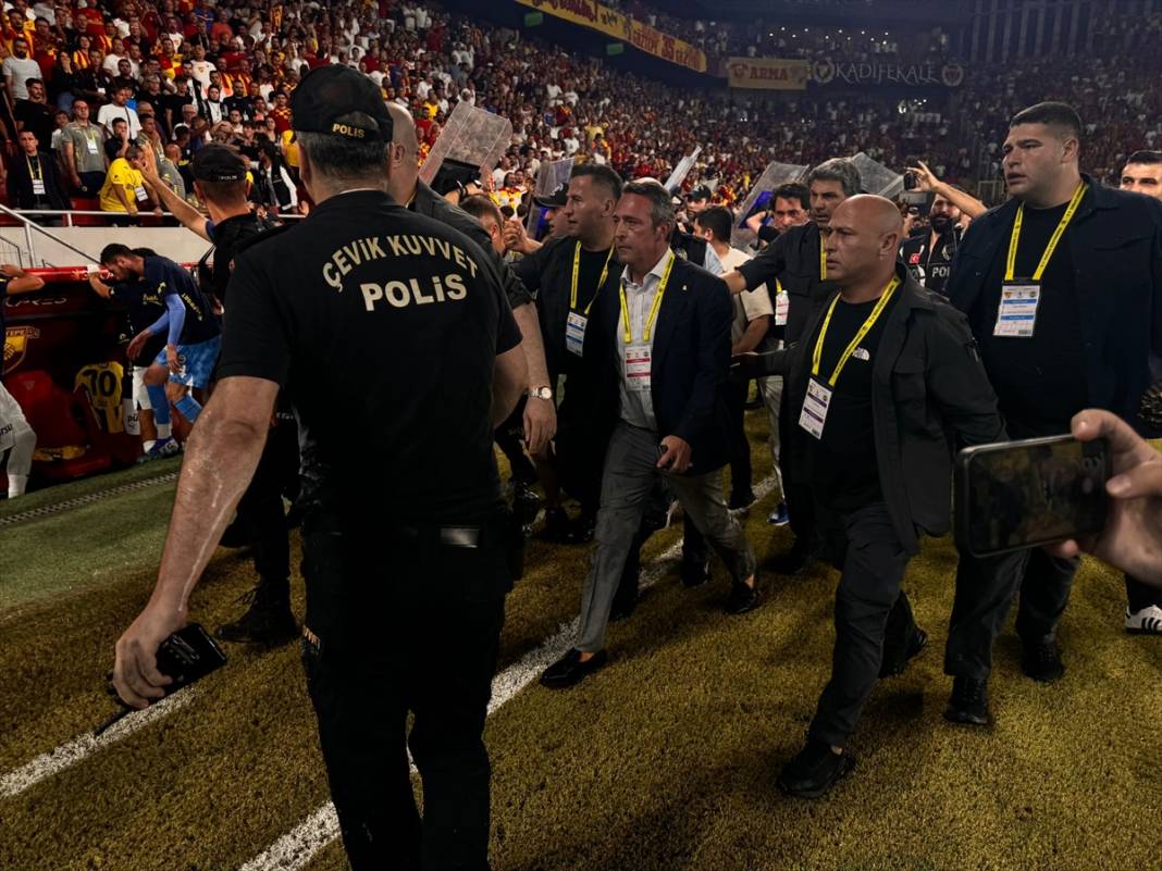 Olaylı Fenerbahçe - Göztepe maçında kazanan çıkmadı 19