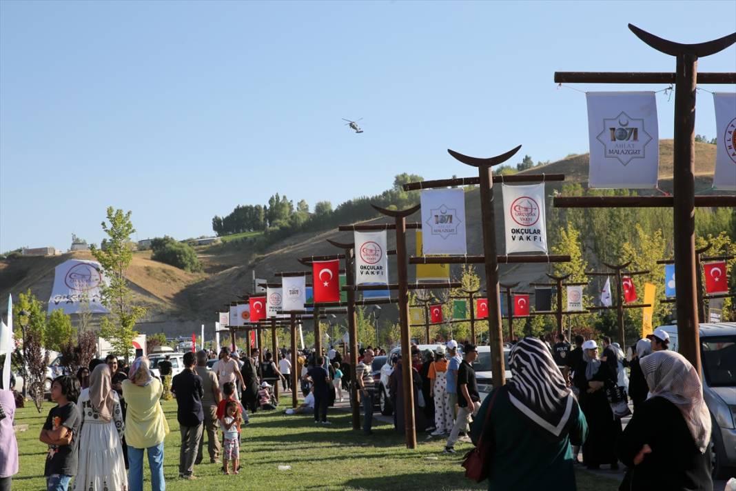 Malazgirt Zaferi'nin 953'üncü yıl dönümü! Konya ekibinin konseriyle başladı 3