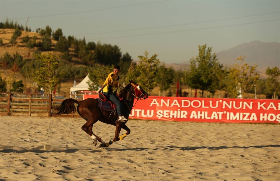 Malazgirt Zaferi'nin 953'üncü yıl dönümü! Konya ekibinin konseriyle başladı 12