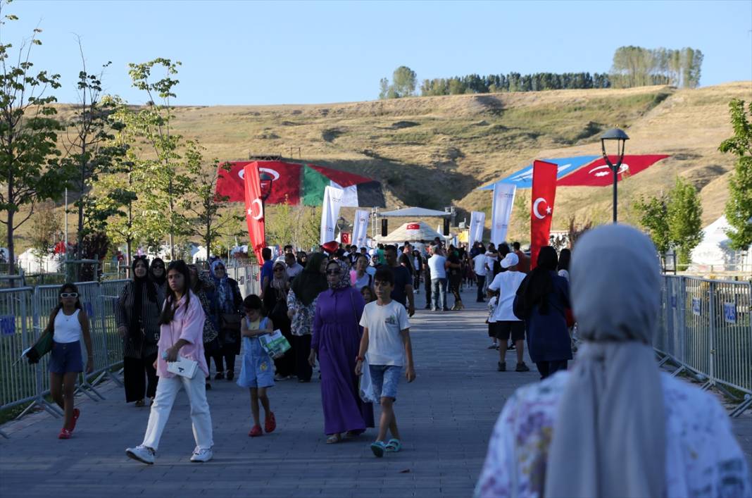 Malazgirt Zaferi'nin 953'üncü yıl dönümü! Konya ekibinin konseriyle başladı 15