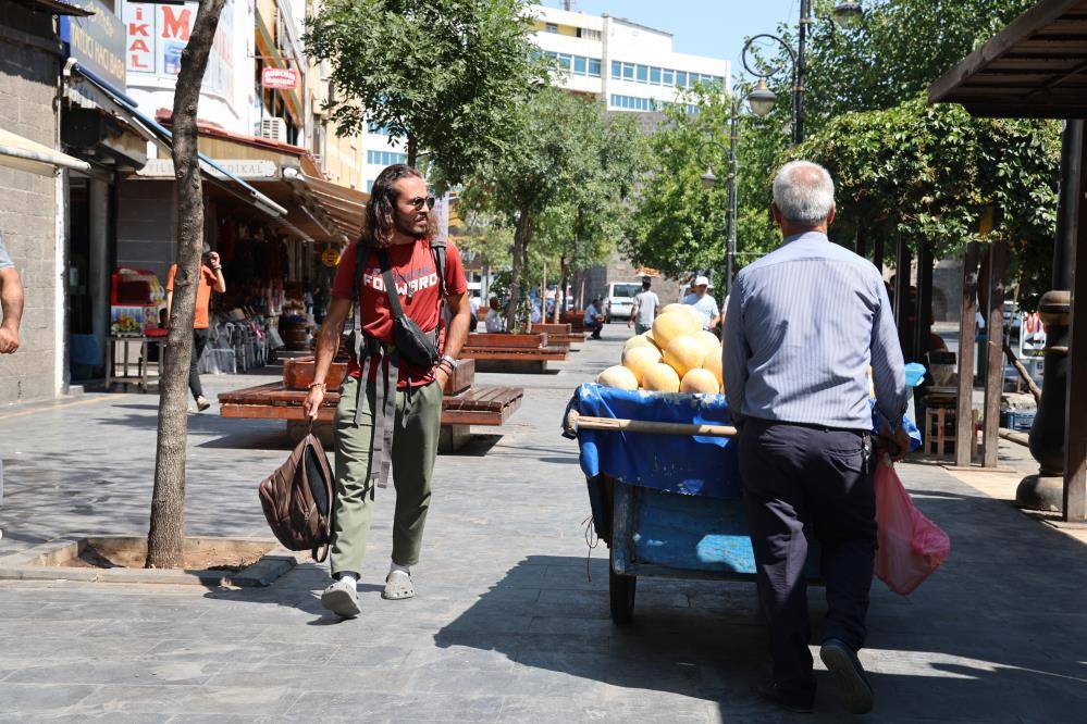 Evden kovulunca tam zamanlı gezgin oldu, 5 yılda 7 ülke, 71 şehir gezdi! 7