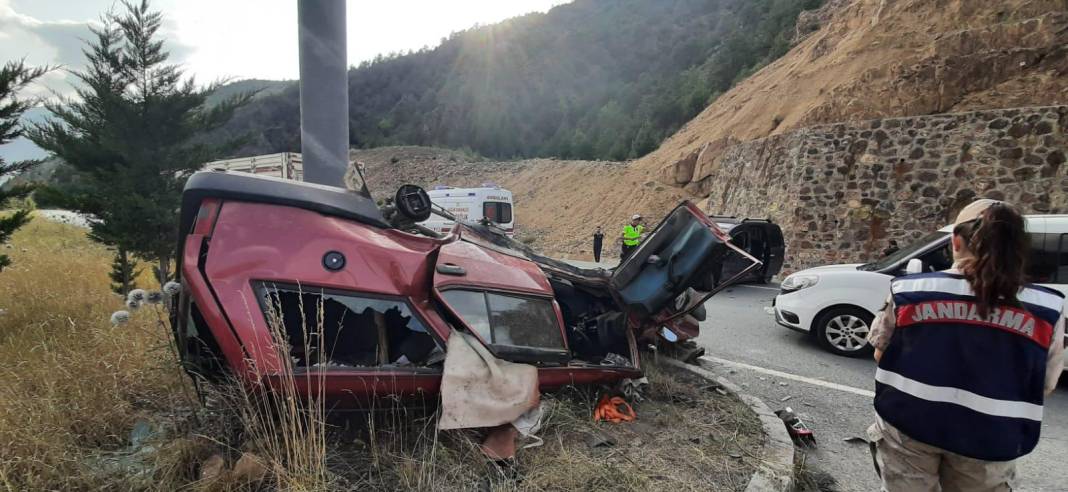 Kazada bu hale gelen TOFAŞ’tan 1 cansız beden çıktı 8