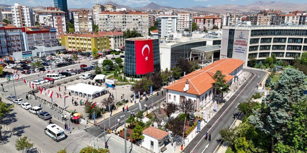 Konya’daki tarihi bina binlerce yıllık tedavi yöntemleriyle şifa dağıtıyor 10