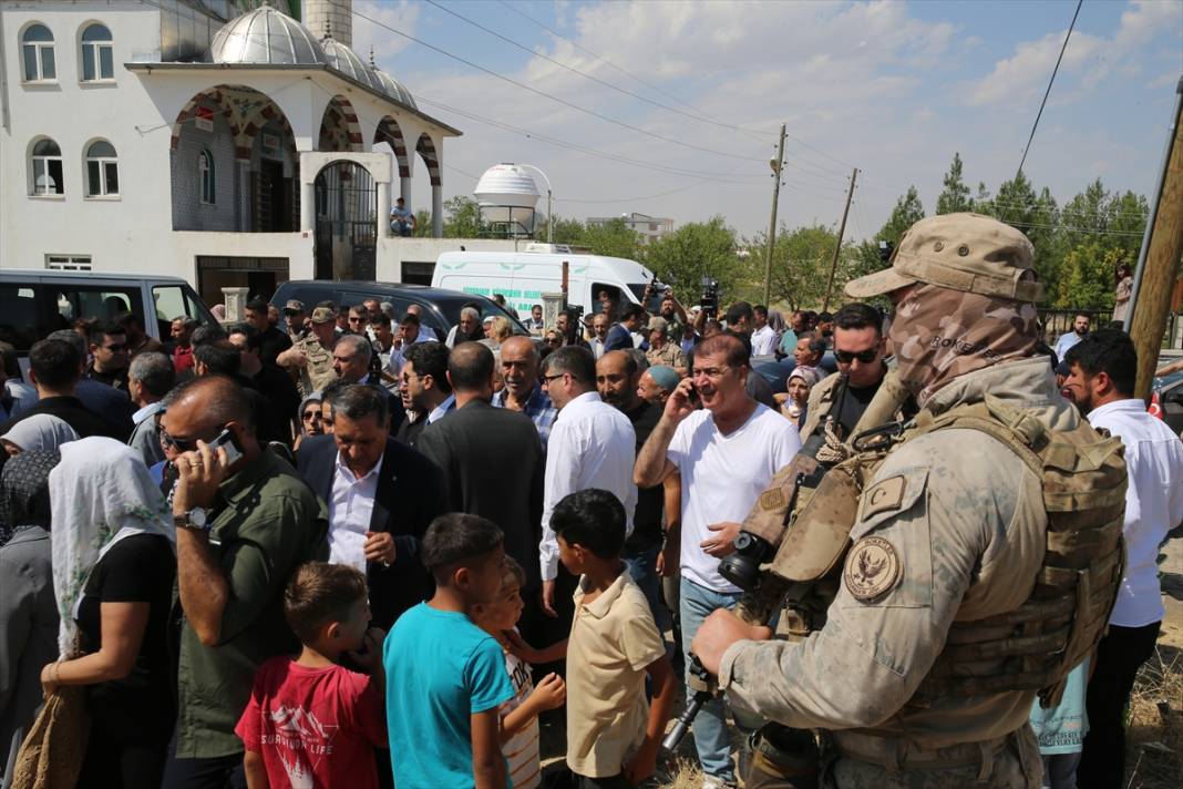 Narin Güran'ın cenaze namazına imamın sözleri damga vurdu 1