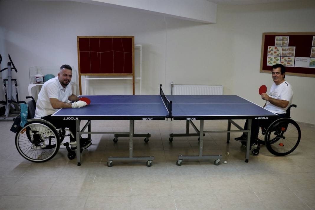 Trafik kazası sonrası felç geçiren sporcu, boccia ve masa tenisi ile hayata tutunuyor 4