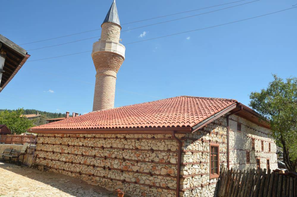 Konya - Antalya yolundaki 8 asırlık mahalle Avrupalı turistlerin akınına uğradı 3