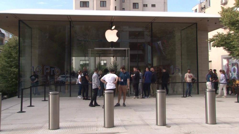 iPhone 16 için geceden kuyruğa girmişlerdi! Kim oldukları ortaya çıktı 2