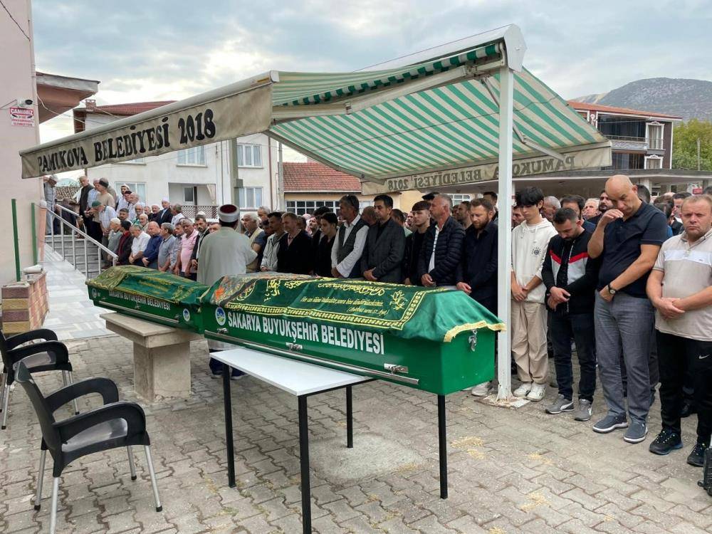 Yanan otomobilde ölen yaşlı çift Konya’dan dönüyormuş 1